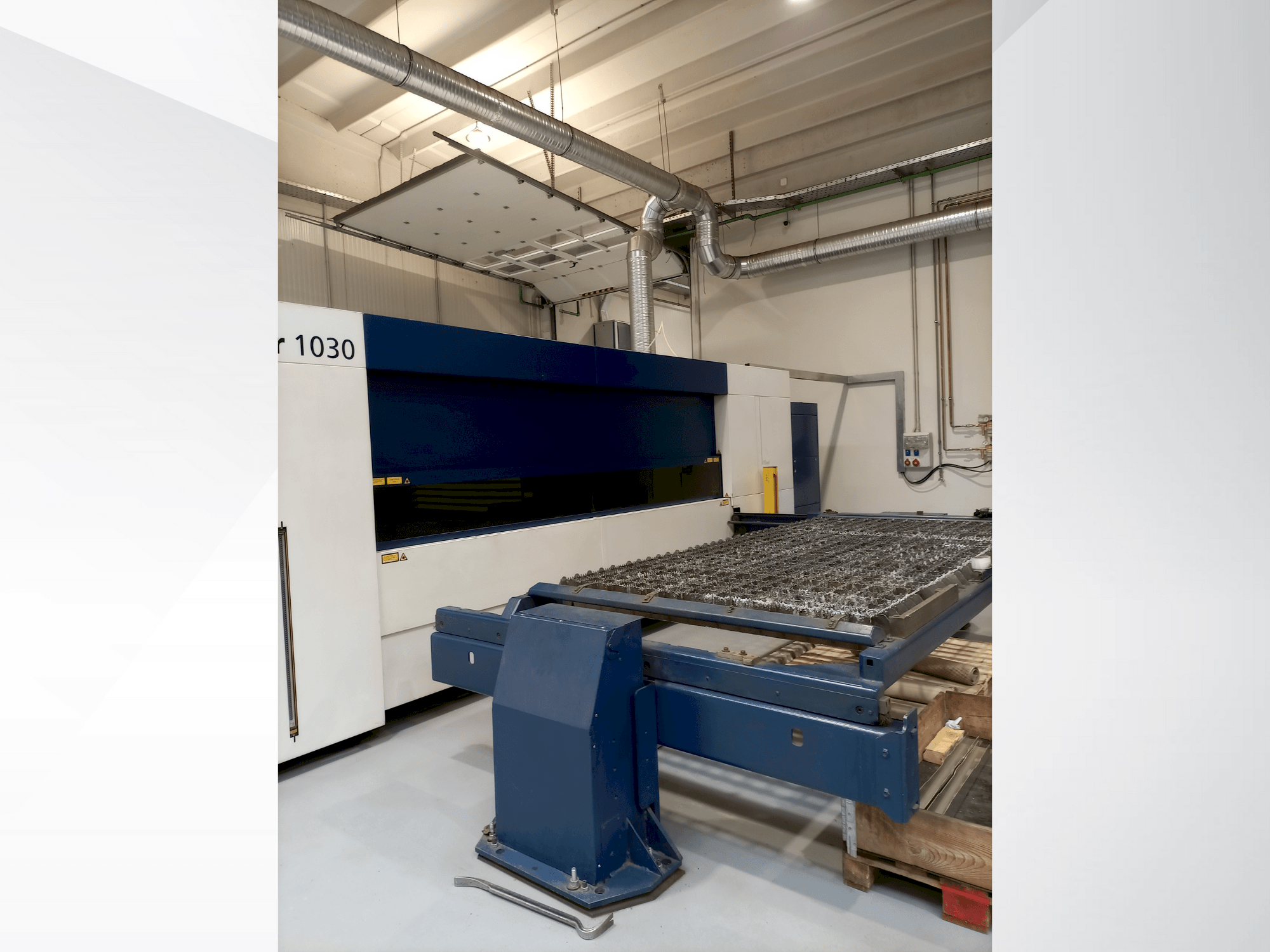 Вид станка TRUMPF TruLaser 1030  спереди