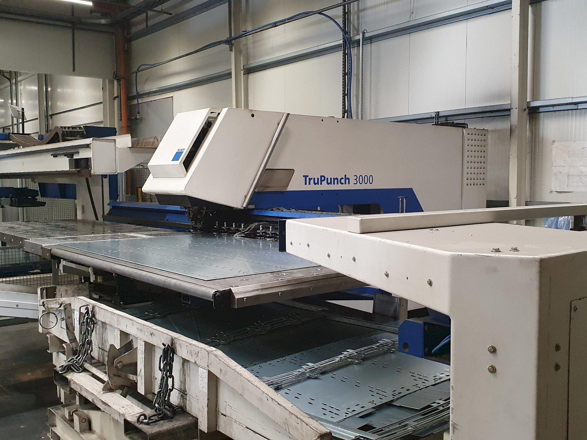 Вид станка Trumpf TruPunch 3000 Sheet Master  спереди