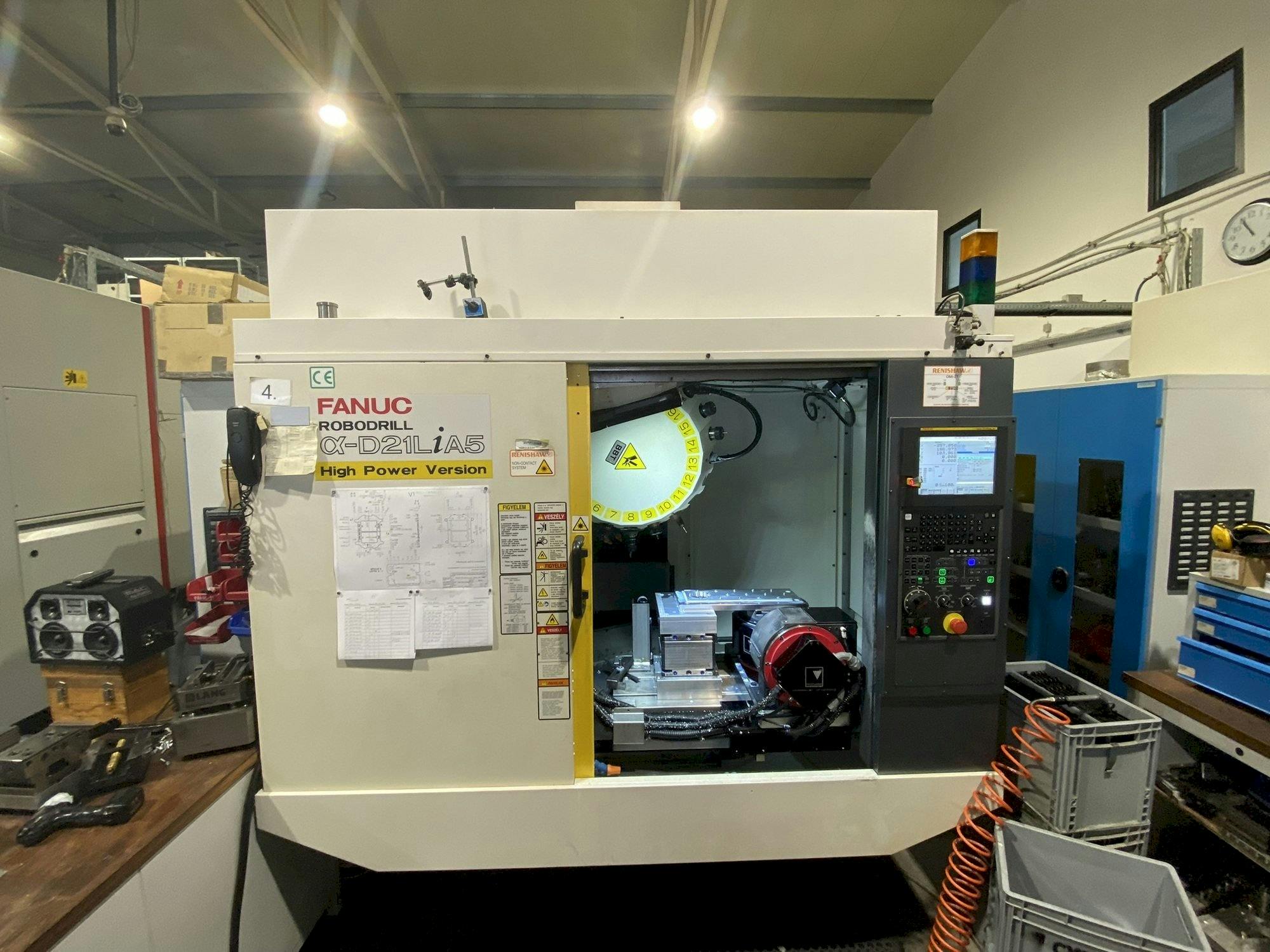 Вид станка FANUC Robodrill Alpha D21LiB5  спереди