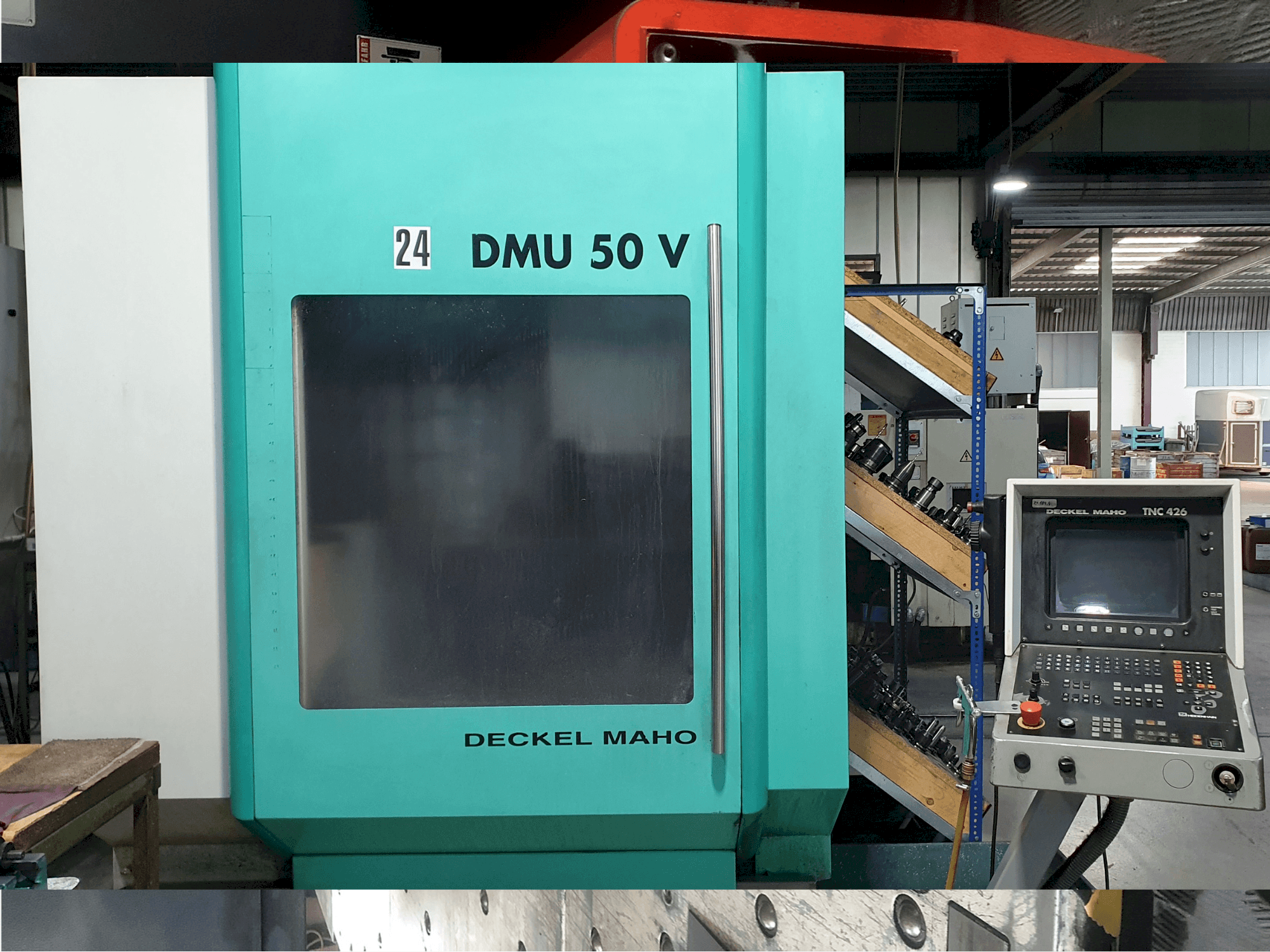 Вид станка DECKEL MAHO DMU 50 V  спереди