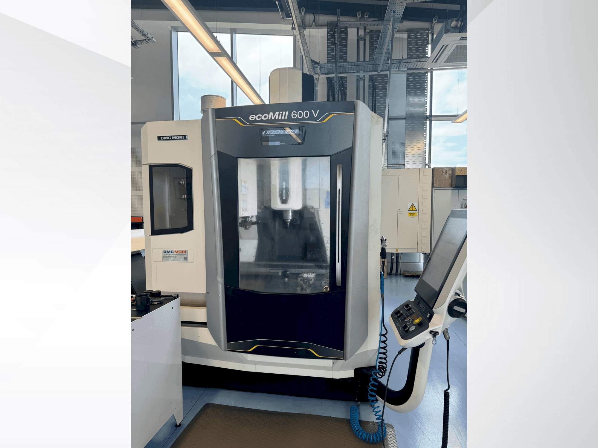 Вид станка DMG MORI ecoMILL 600V  спереди