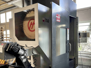 Вид станка HAAS UMC-750  спереди