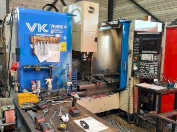 Вид станка HITACHI SEIKI VK45II  спереди