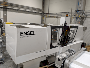 Вид станка Engel e-motion 170/50 TL  спереди